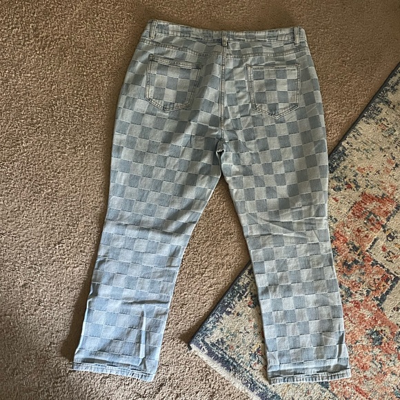 PINK LILY | Checkered Straight Jeans - Picture 11 of 16